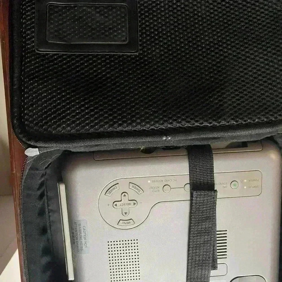 5/$25 Nec 2002 projector for repair, light broken only - Picture 7 of 11